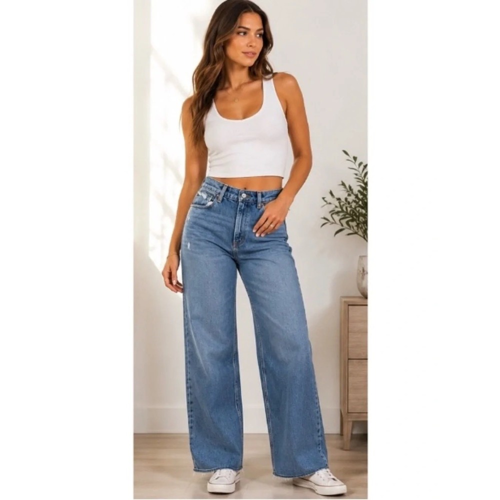 Abercrombie & Fitch Curve Love The '90s Relaxed Jean High Rise Distressed 33/16R